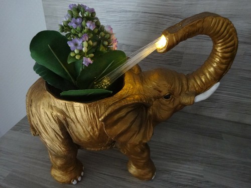 Solarleuchte-Pflanz-Elefant